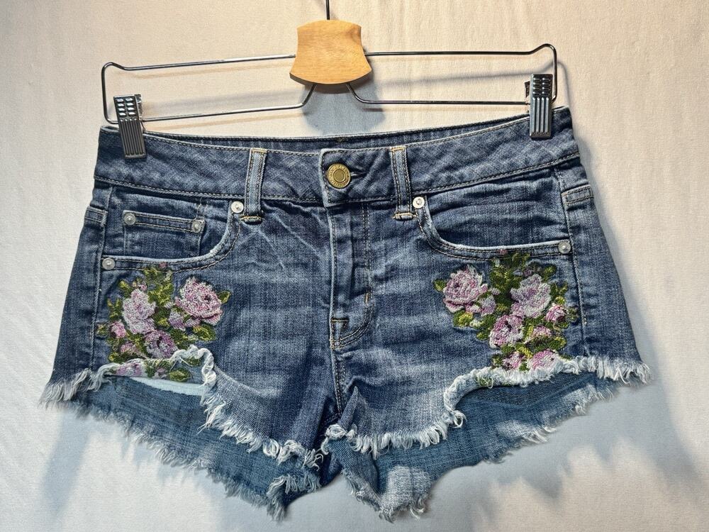 American Eagle Y2K Womens Floral Embroidered Micro Denim Shorts Boho Cutoff Sz 2